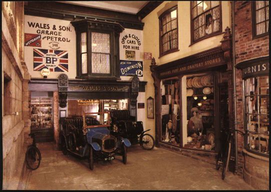 Grout Bros Steam Car, 1899, York Castle Museum, England, Front